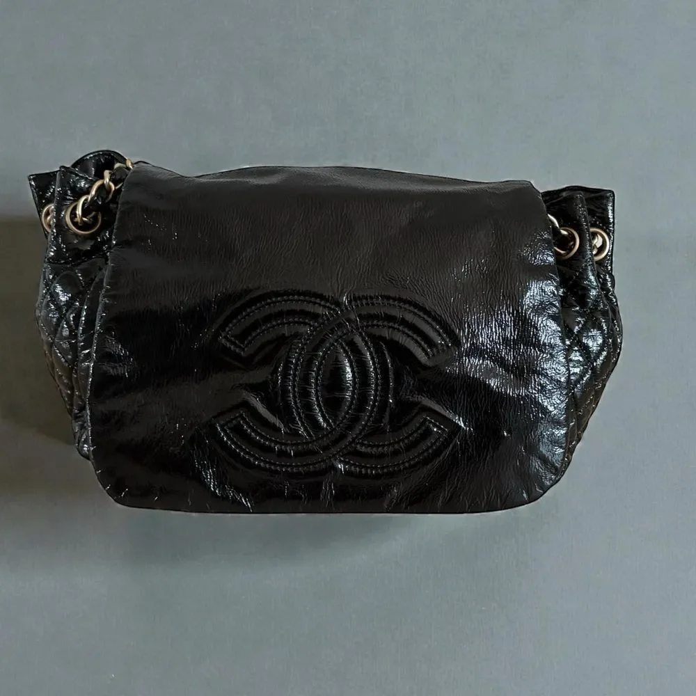 Chanel Black Shoulder Bag with Gold Chain, Excellent Condition